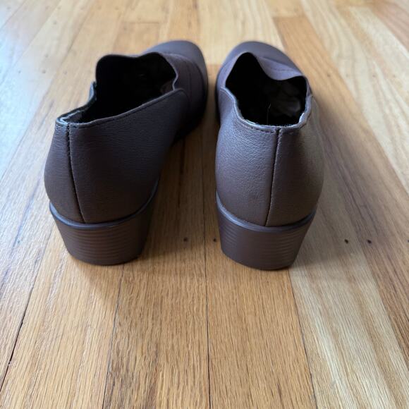 Dr. Leonard's Brown Leather Flat Comfort Shoes Size 9M Mature Slip On - Picture 7 of 12